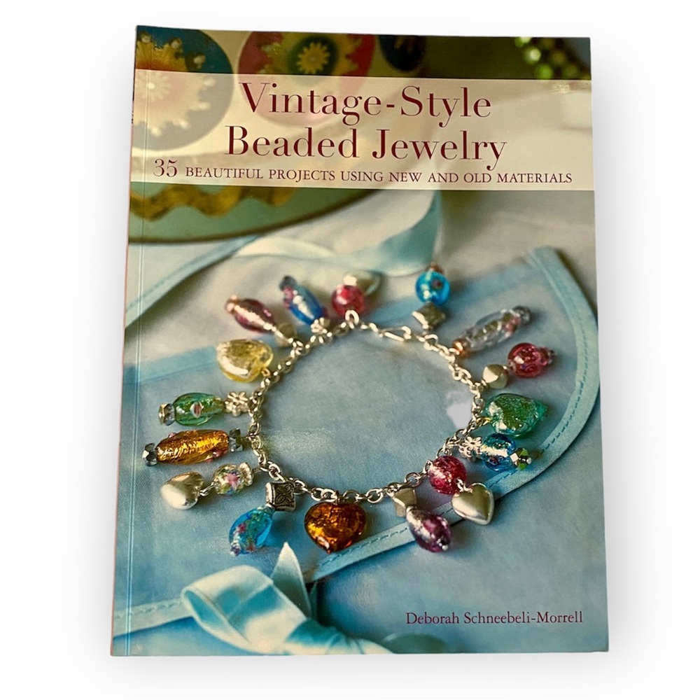 📚 VINTAGE-STYLE BEADED JEWELRY BOOK | NWOT | Projects | Heirlooms  | Gifts